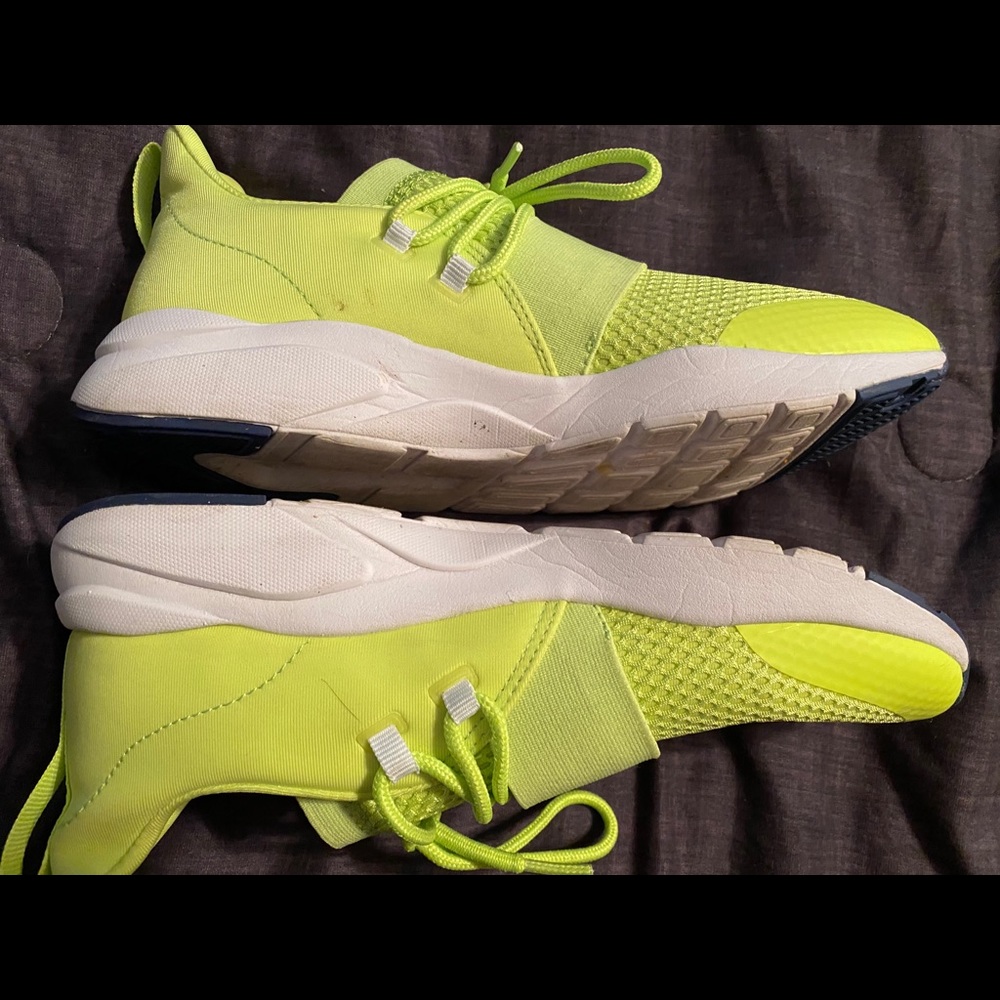Shoes - Picture 2 of 3